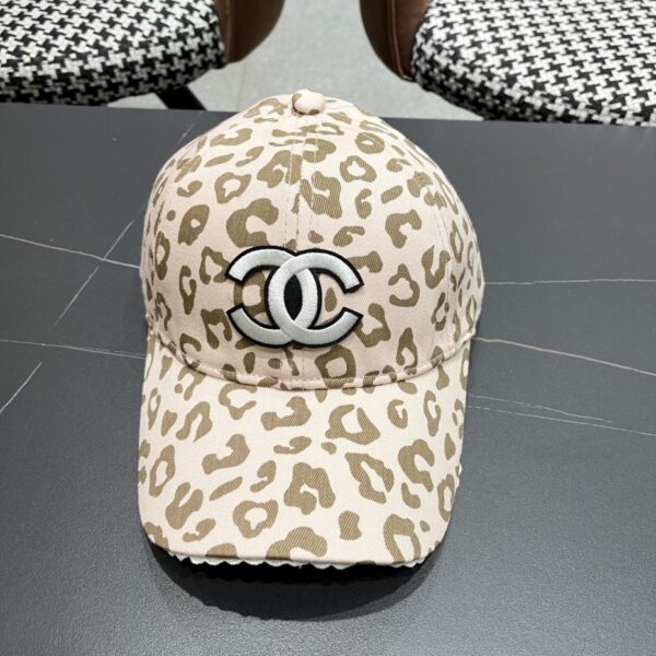 réplica,joyas,joyería,1:1,replica,fake,lujo,barato CHANEL nueva gorra de béisbol con estampado de leopardo
