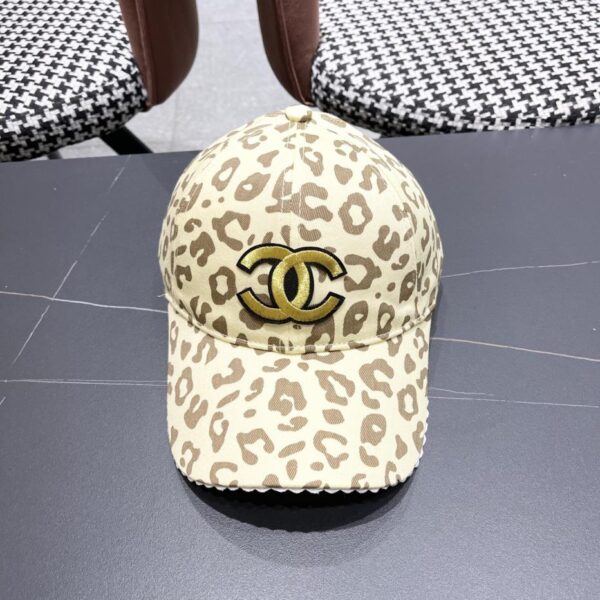 réplica,joyas,joyería,1:1,replica,fake,lujo,barato CHANEL nueva gorra de béisbol con estampado de leopardo