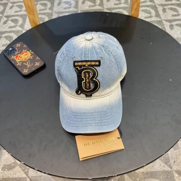 réplica,joyas,joyería,1:1,replica,fake,lujo,barato Nuevas gorras de béisbol de verano para hombre y mujer de Prada.