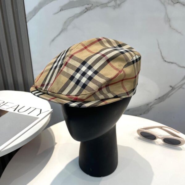 réplica,joyas,joyería,1:1,replica,fake,lujo,barato Nuevo sombrero delantero con pico de pato de primavera y otoño de Burberry.
