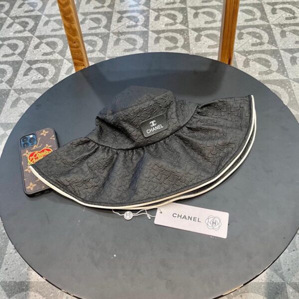 réplica,joyas,joyería,1:1,replica,fake,lujo,barato El nuevo sombrero de pescador original de Chanel, perfecto para protegerse del sol y fácil de combinar, una prenda imprescindible para el streetwear