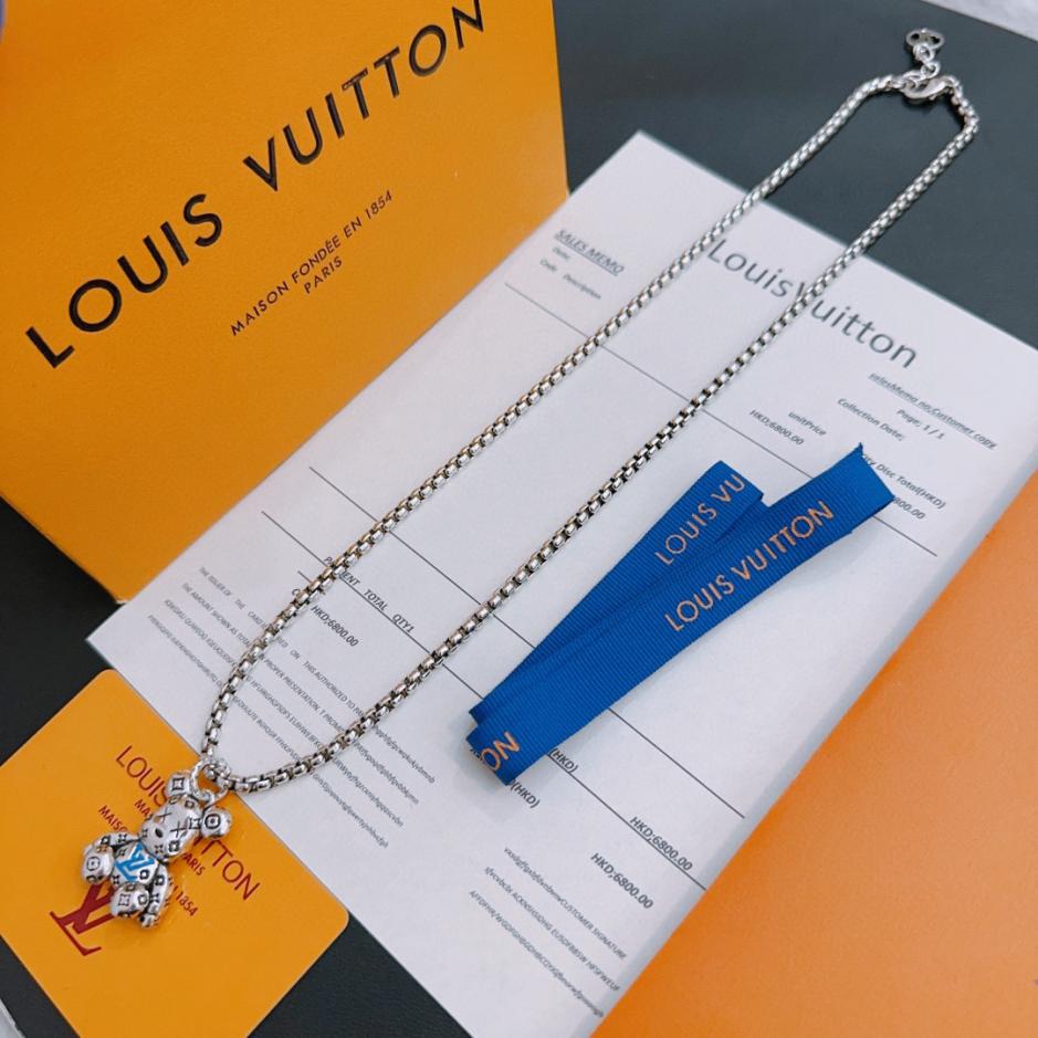réplica,joyas,joyería,1:1,replica,fake,lujo,barato réplica,joyas,joyería,1:1,replica,fake,lujo,barato Collar Louis Vuitton RW original de mostrador, nuevo modelo retro para pareja, estilo rock punk tailandés en plata (N0170)