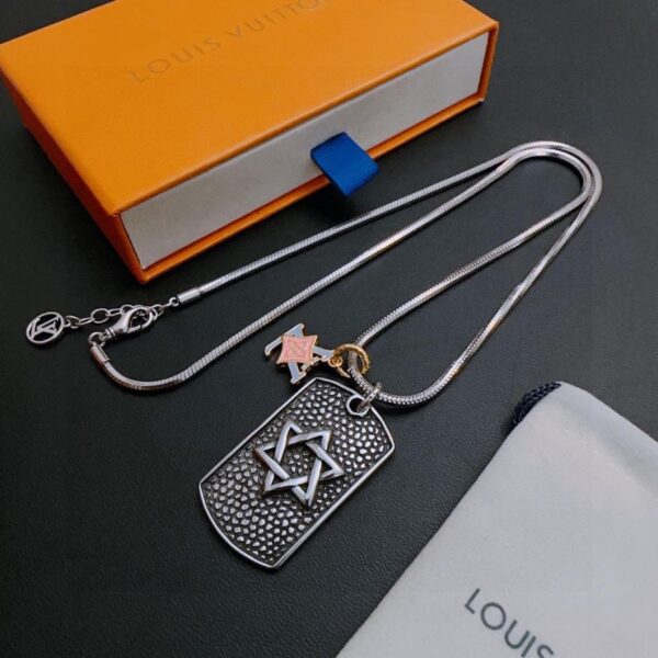 réplica,joyas,joyería,1:1,replica,fake,lujo,barato Collar Louis Vuitton RW original de estilo nuevo, estilo retro para parejas, estilo rock punk, plata tailandesa (H8SJM)