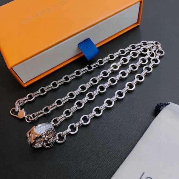 réplica,joyas,joyería,1:1,replica,fake,lujo,barato Collar Louis Vuitton RW original de mostrador, nuevo modelo retro para pareja, estilo rock punk tailandés en plata (N42PC)
