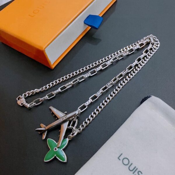 réplica,joyas,joyería,1:1,replica,fake,lujo,barato Collar Louis Vuitton RW original de mostrador nuevo estilo retro de pareja rock punk estilo tailandés plata (F70V1)