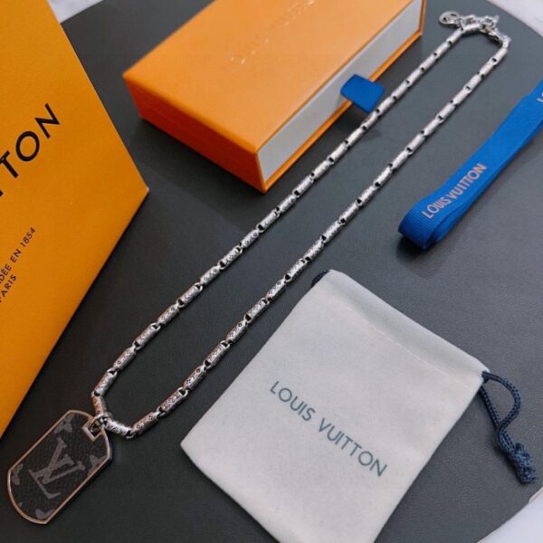 réplica,joyas,joyería,1:1,replica,fake,lujo,barato Collar Louis Vuitton RW original de mostrador nuevo estilo retro de pareja rock punk estilo tailandés plata (L2KKX)