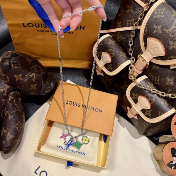 réplica,joyas,joyería,1:1,replica,fake,lujo,barato Muñeca mascota LV Vivian con incrustaciones de circonita natural (SUS0K)