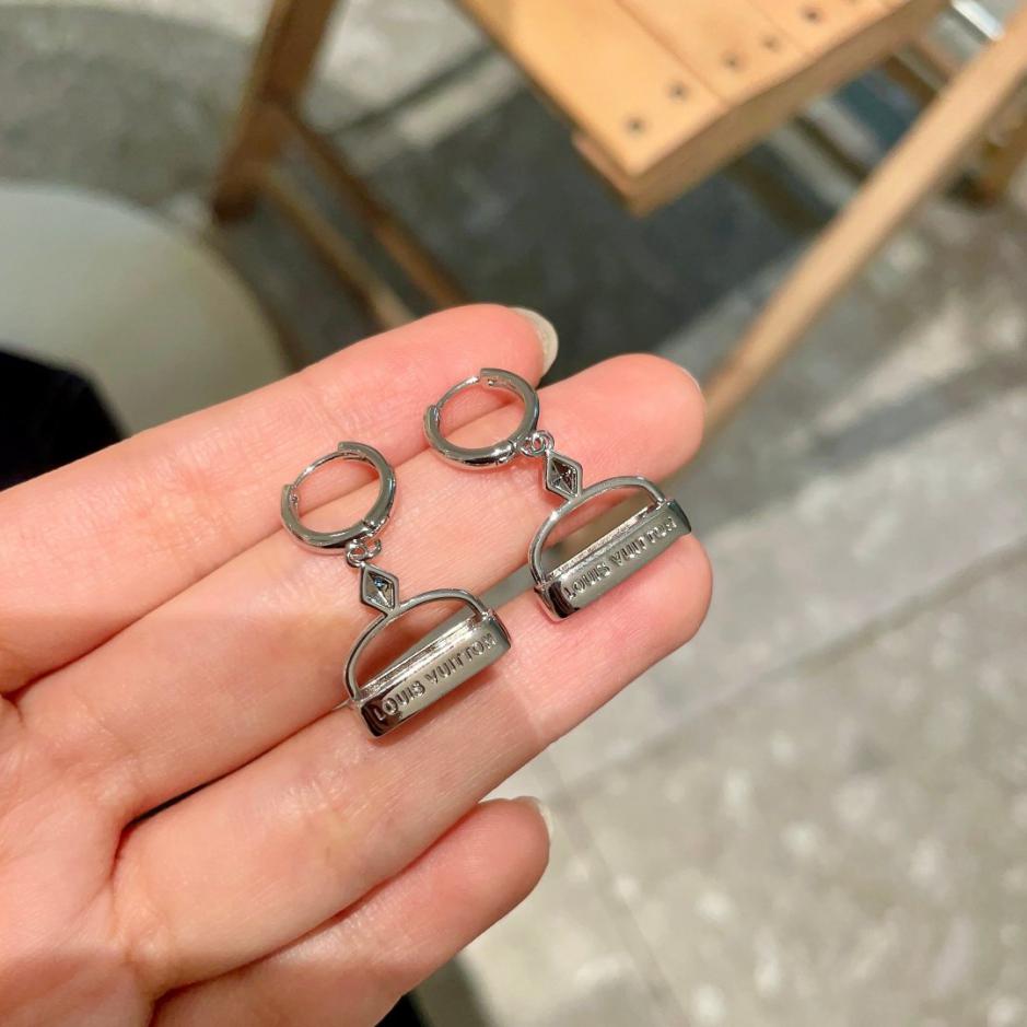 réplica,joyas,joyería,1:1,replica,fake,lujo,barato réplica,joyas,joyería,1:1,replica,fake,lujo,barato Pendientes LV originales de latón con aguja de plata de ley 925 (I27TS)
