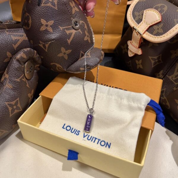 réplica,joyas,joyería,1:1,replica,fake,lujo,barato Collar Louis Vuitton con placa de identificación de esmalte de color sincrónico y trébol de cuatro hojas clásico con logotipo (1JSGY)