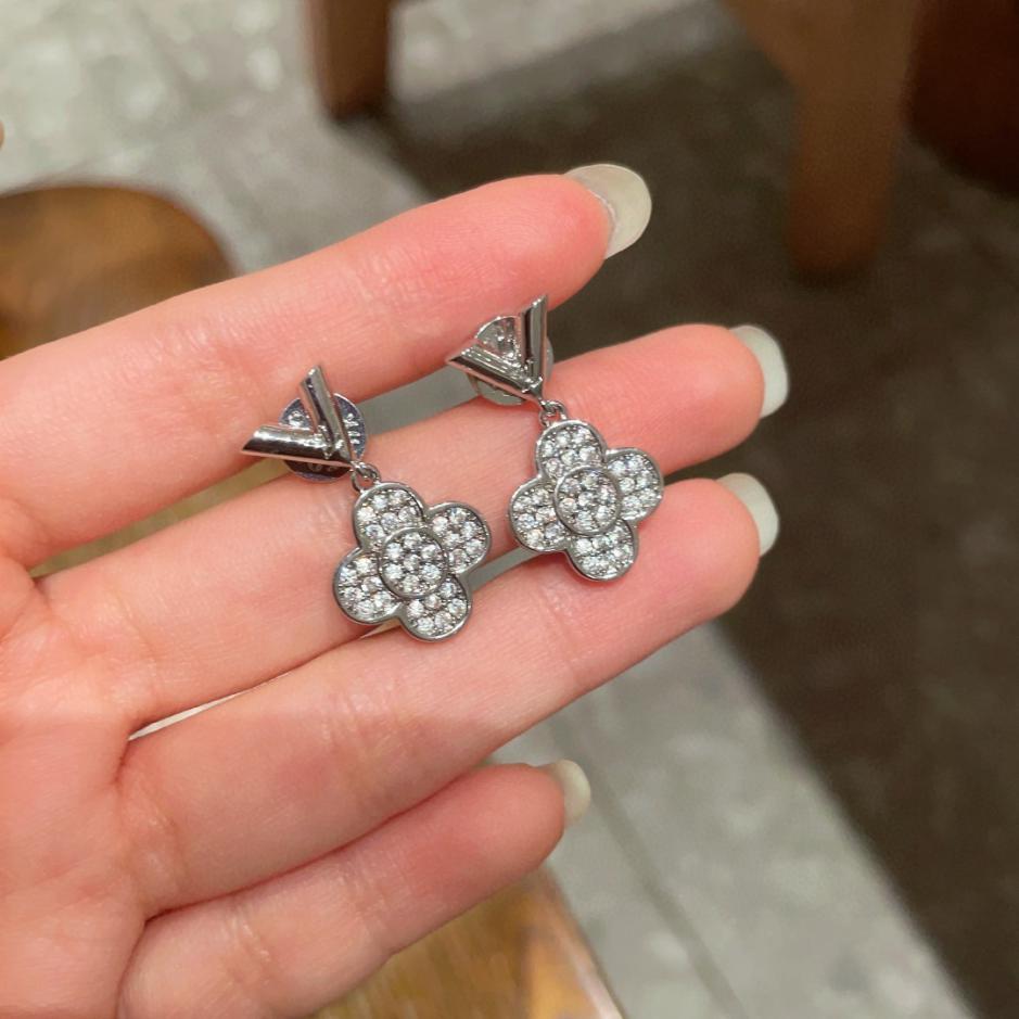 réplica,joyas,joyería,1:1,replica,fake,lujo,barato réplica,joyas,joyería,1:1,replica,fake,lujo,barato Pendientes con letras LV y diamantes, originales, de latón y plata de ley 925 (TOUT4)
