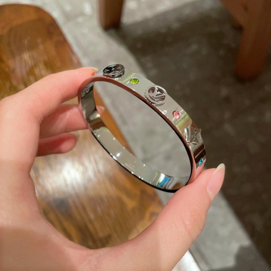 réplica,joyas,joyería,1:1,replica,fake,lujo,barato réplica,joyas,joyería,1:1,replica,fake,lujo,barato Pulsera unisex LV, nuevo producto (XU9SX)