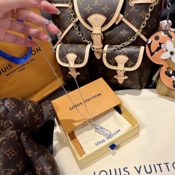 réplica,joyas,joyería,1:1,replica,fake,lujo,barato Collar Louis Vuitton con placa de identificación de diamantes sincronizada y trébol de cuatro hojas clásico con logotipo (TV4X1)