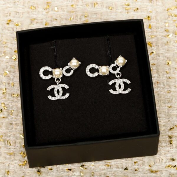 réplica,joyas,joyería,1:1,replica,fake,lujo,barato Pendientes de perlas y diamantes de imitación COCO de Chanel (1BDKT)