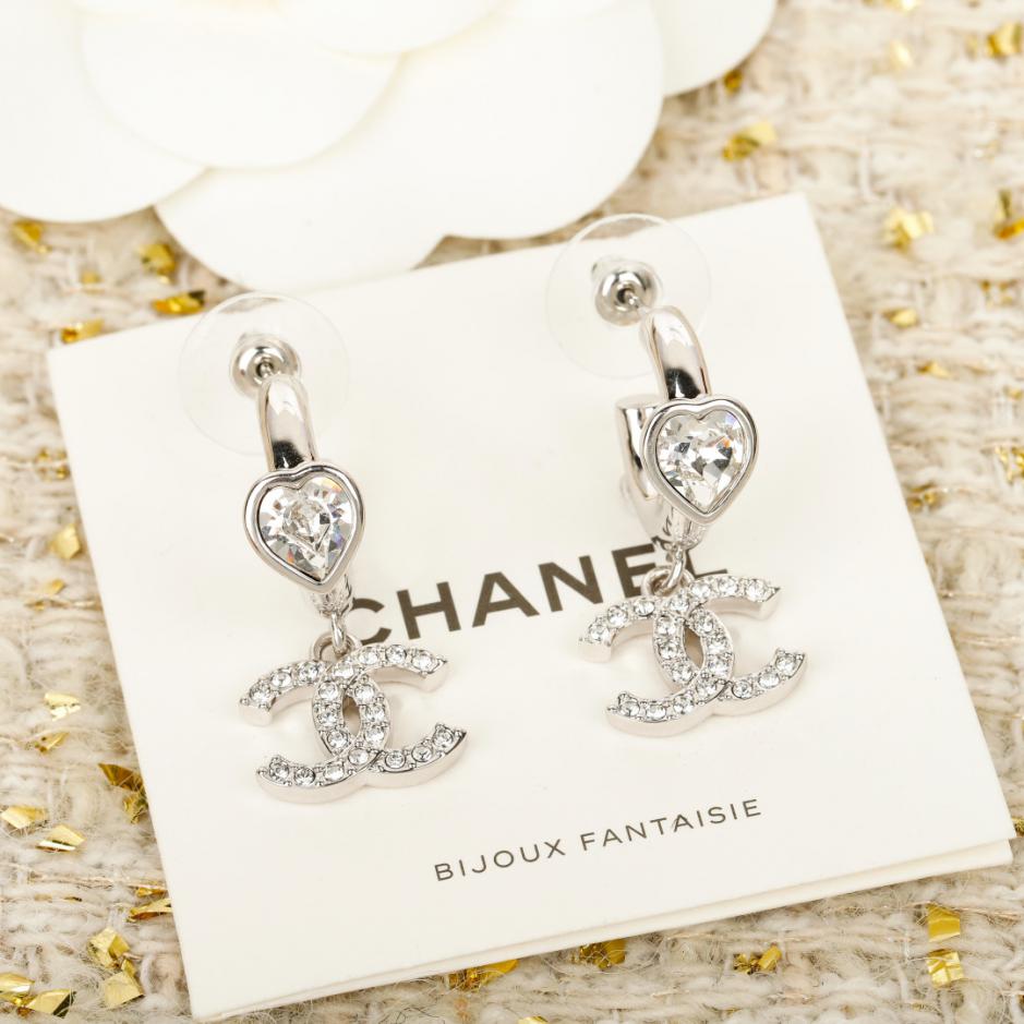 réplica,joyas,joyería,1:1,replica,fake,lujo,barato réplica,joyas,joyería,1:1,replica,fake,lujo,barato Pendientes Chanel con colgante de corazón de plata en forma de C (5XRI5)