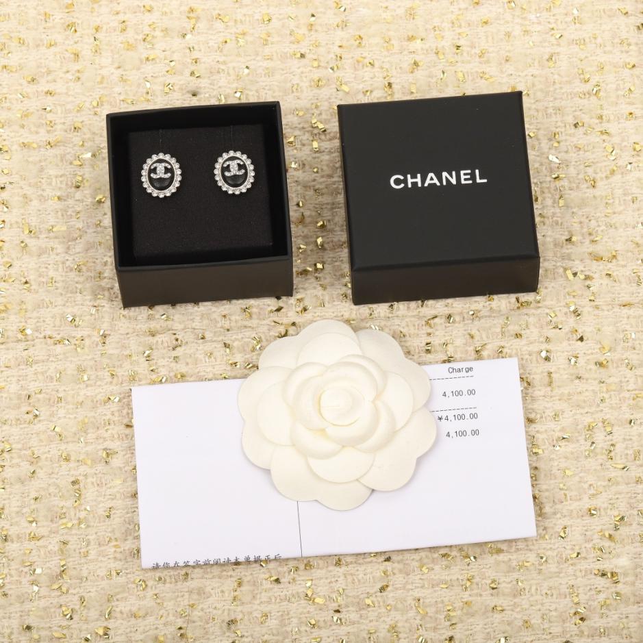 réplica,joyas,joyería,1:1,replica,fake,lujo,barato réplica,joyas,joyería,1:1,replica,fake,lujo,barato Pendientes Chanel de piel de cordero con doble C (CC clásica) + diamantes Swarovski + piel de cordero (H9LPM)