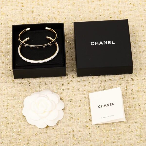 réplica,joyas,joyería,1:1,replica,fake,lujo,barato Broche de perla de esmalte negro Chanel 24s (VLTG8)