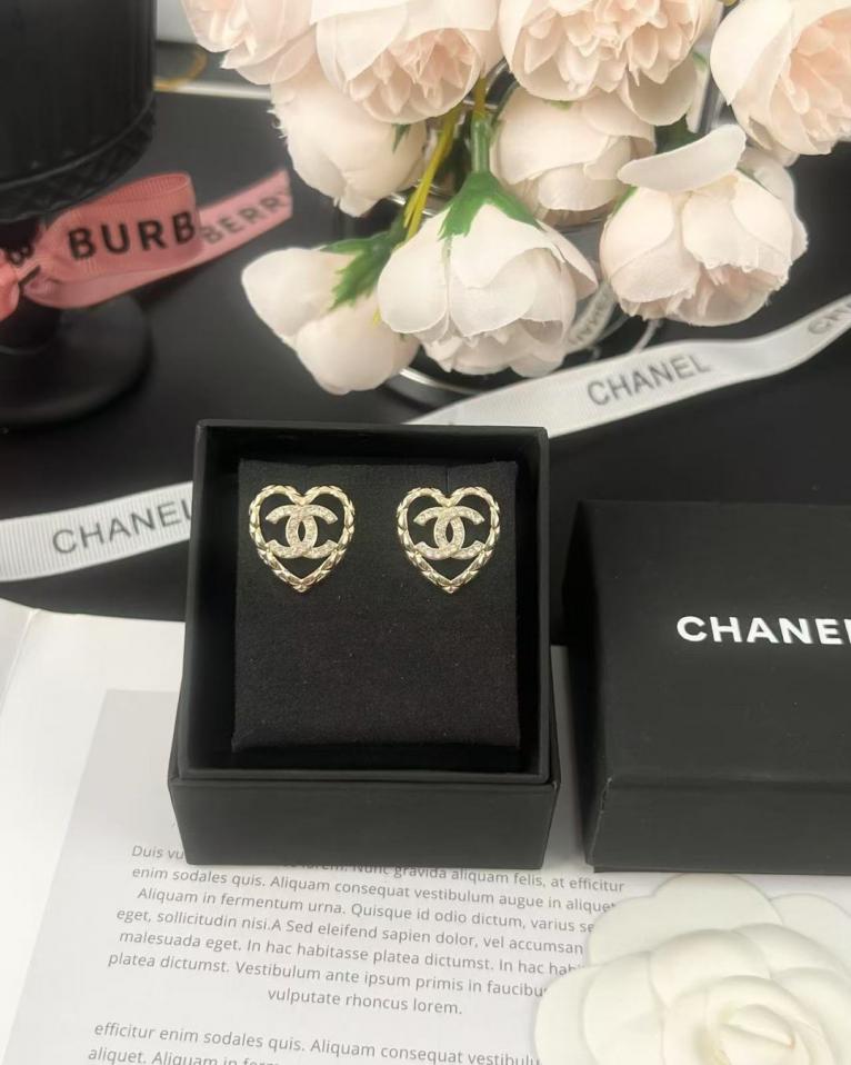réplica,joyas,joyería,1:1,replica,fake,lujo,barato réplica,joyas,joyería,1:1,replica,fake,lujo,barato Pendientes Chanel de oro con forma de corazón hueco y doble C de diamantes (6DX1F)