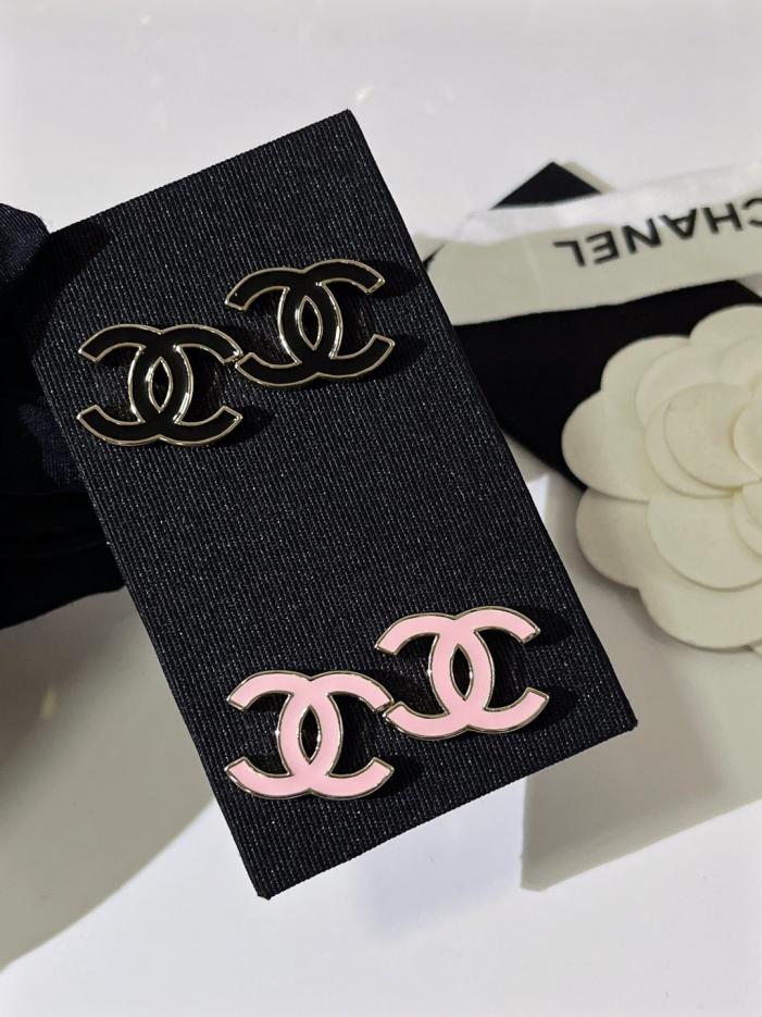 réplica,joyas,joyería,1:1,replica,fake,lujo,barato réplica,joyas,joyería,1:1,replica,fake,lujo,barato Pendientes Chanel de 25 peniques con doble C de esmalte, populares en blanco y negro (FX6FX)