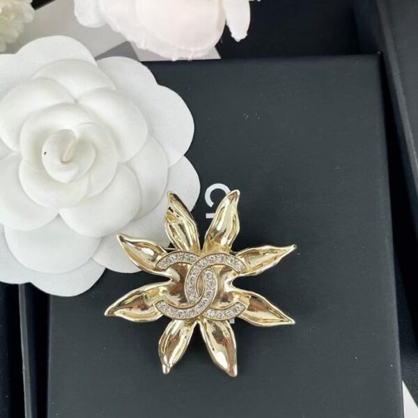 réplica,joyas,joyería,1:1,replica,fake,lujo,barato Pendientes Chanel con girasol y doble C de diamantes hechos a mano (MS52Z)