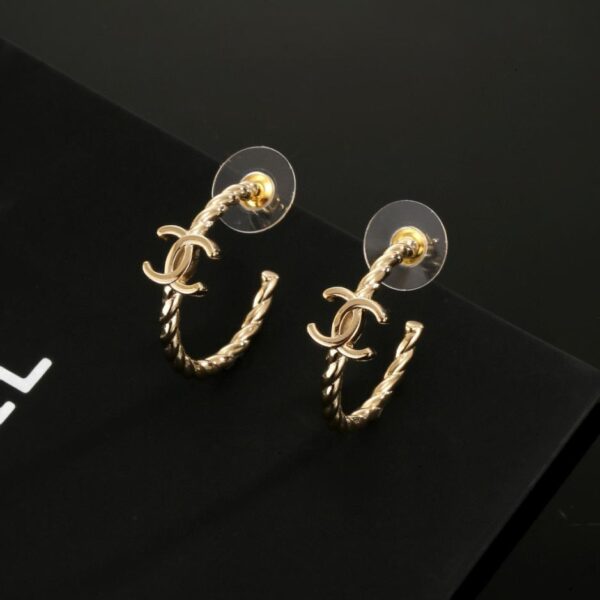 réplica,joyas,joyería,1:1,replica,fake,lujo,barato Pendientes clásicos Chanel FR de medio círculo dorados con doble C (ZWVZY)
