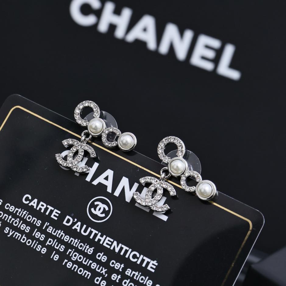 réplica,joyas,joyería,1:1,replica,fake,lujo,barato réplica,joyas,joyería,1:1,replica,fake,lujo,barato Pendientes con doble letra C Coco de la colección de los años 20 de Chanel (Z9KRL)