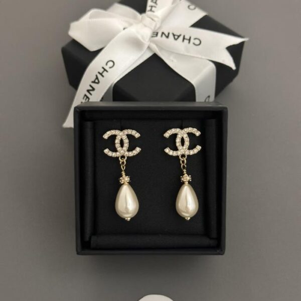 réplica,joyas,joyería,1:1,replica,fake,lujo,barato Los últimos pendientes de perlas con forma de gota de agua CC de Chanel están hechos de latón ZP (588MK)