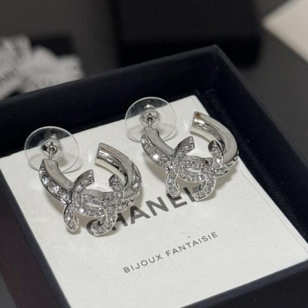 réplica,joyas,joyería,1:1,replica,fake,lujo,barato Los últimos pendientes de diamantes redondos CC de platino de Chanel, fabricados en latón ZP (H4978).