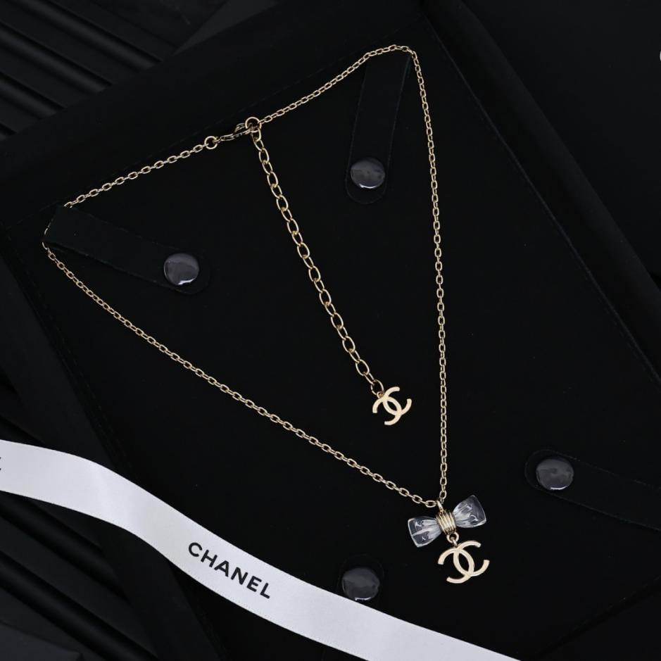 réplica,joyas,joyería,1:1,replica,fake,lujo,barato réplica,joyas,joyería,1:1,replica,fake,lujo,barato Collar con lazo transparente acrílico de 25 peniques de Chanel (ZMIII)