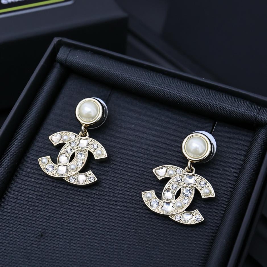 réplica,joyas,joyería,1:1,replica,fake,lujo,barato réplica,joyas,joyería,1:1,replica,fake,lujo,barato Pendientes de diamantes y perlas con estrella de Chanel, diamante del amor, diez diamantes de estrella + perlas y otros elementos ricos están incrustados en la doble C (B2KUQ)
