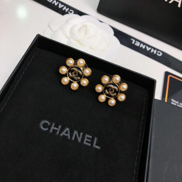 réplica,joyas,joyería,1:1,replica,fake,lujo,barato Pendientes Chanel de plata de ley 925 con aguja y cierre de latón, originales, con logotipo clásico de diamantes (V8CLL)