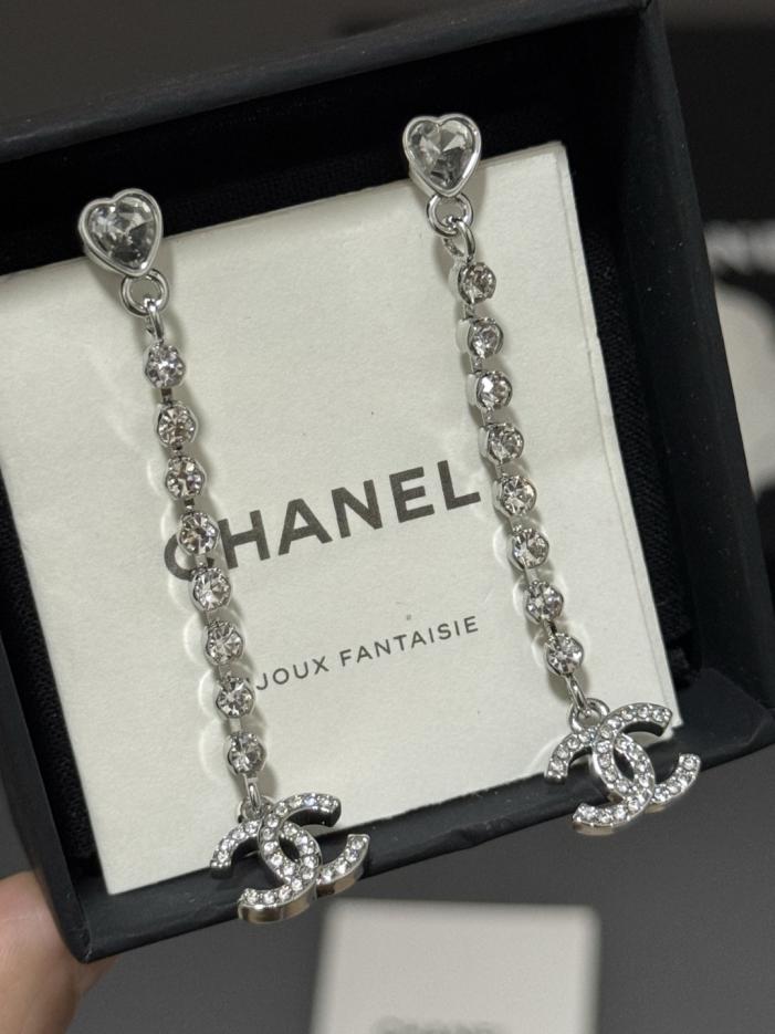 réplica,joyas,joyería,1:1,replica,fake,lujo,barato réplica,joyas,joyería,1:1,replica,fake,lujo,barato Los últimos pendientes de borlas de platino de Chanel están hechos de latón ZP (1BTPC)