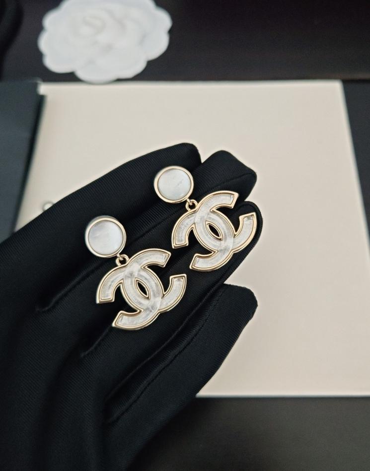 réplica,joyas,joyería,1:1,replica,fake,lujo,barato réplica,joyas,joyería,1:1,replica,fake,lujo,barato Los últimos pendientes CC de grano blanco de Chanel están hechos de latón ZP (LTY22)