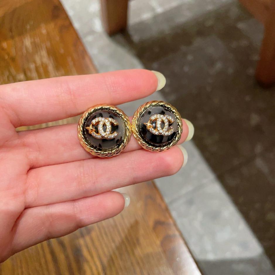 réplica,joyas,joyería,1:1,replica,fake,lujo,barato réplica,joyas,joyería,1:1,replica,fake,lujo,barato Pendientes Chanel Doble C de segunda mano (AU93G)