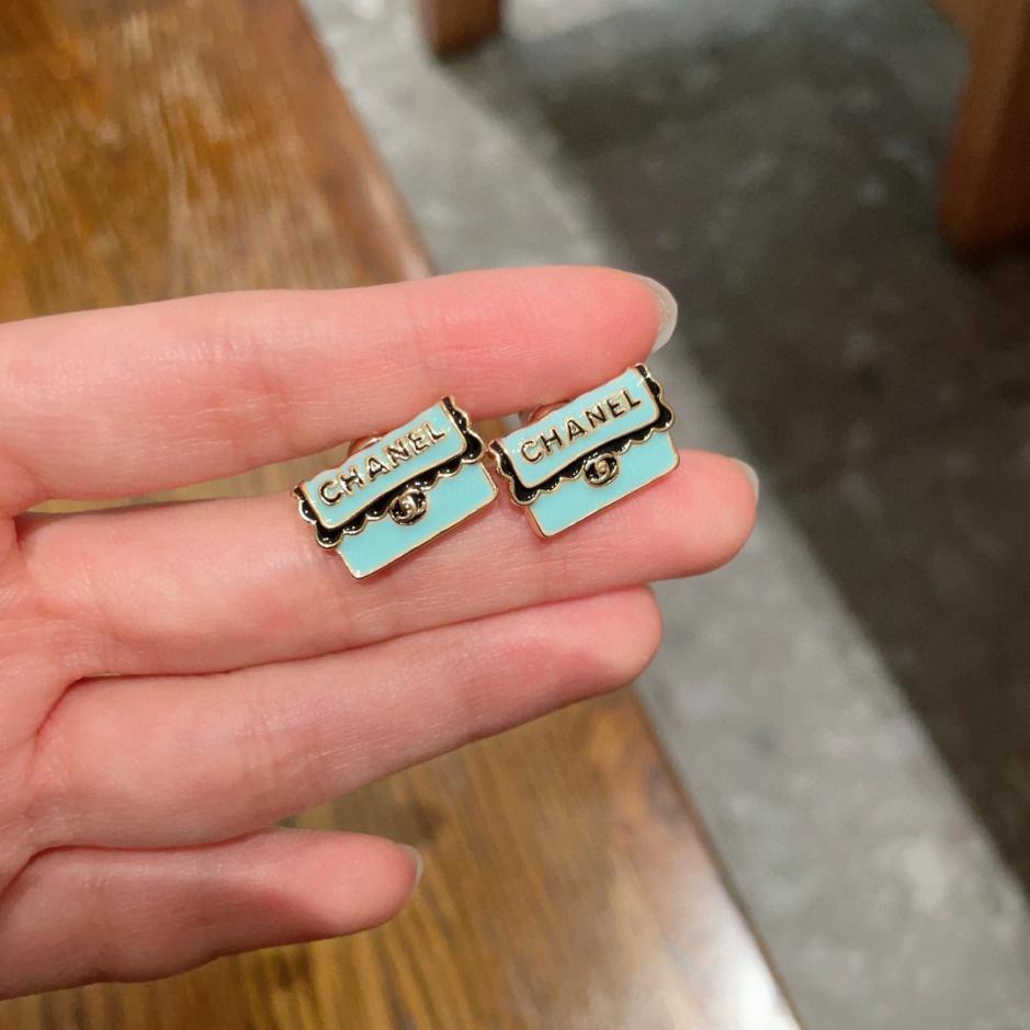 réplica,joyas,joyería,1:1,replica,fake,lujo,barato réplica,joyas,joyería,1:1,replica,fake,lujo,barato Pendientes Chanel Doble C de segunda mano (BIX4P)
