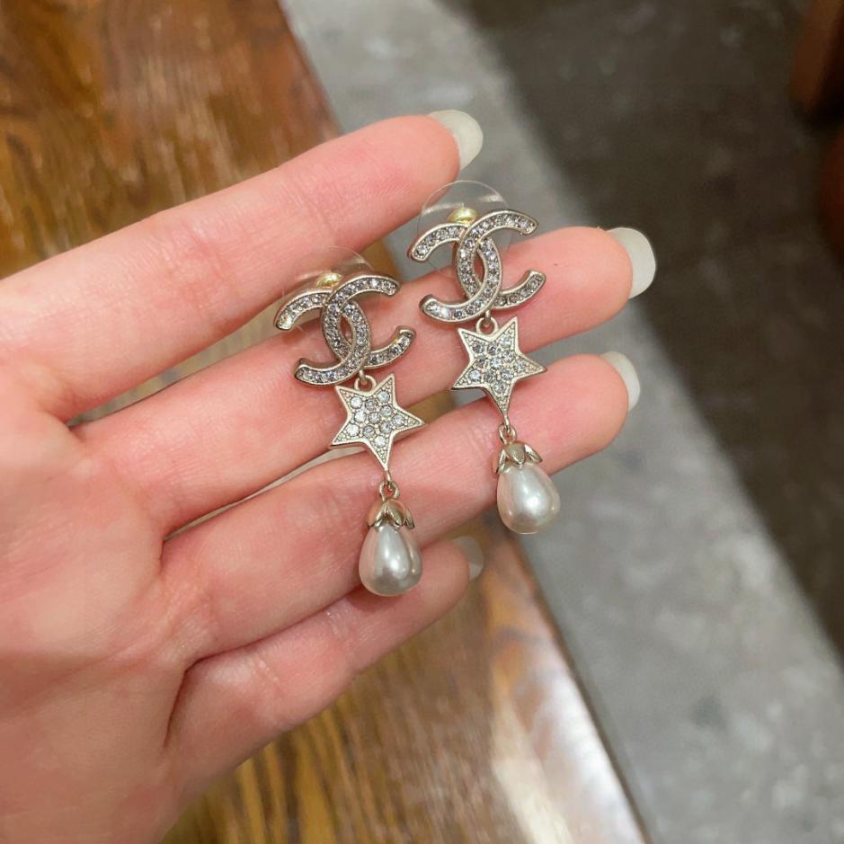 réplica,joyas,joyería,1:1,replica,fake,lujo,barato réplica,joyas,joyería,1:1,replica,fake,lujo,barato Pendientes Chanel Doble C de segunda mano (NZWWB)