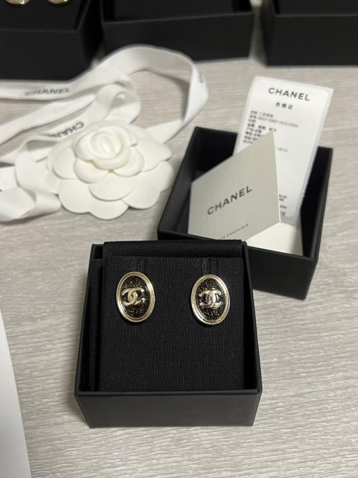 réplica,joyas,joyería,1:1,replica,fake,lujo,barato réplica,joyas,joyería,1:1,replica,fake,lujo,barato Pendientes ovalados de obsidiana con purpurina fina Chanel 25a (OU5Y1)