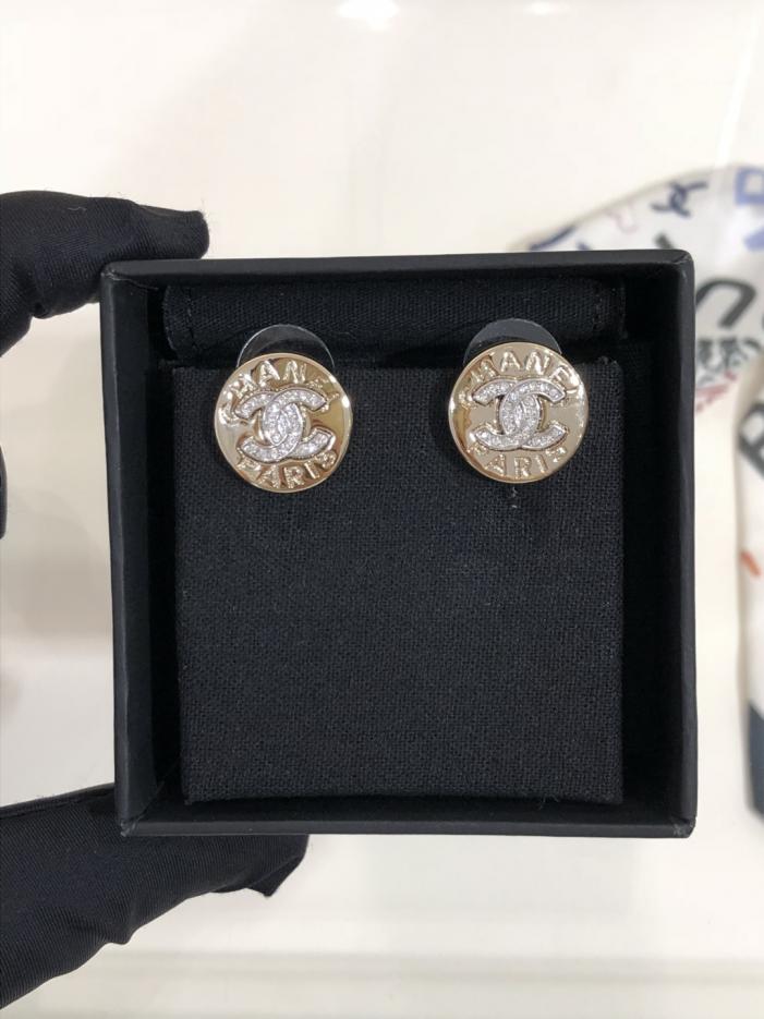réplica,joyas,joyería,1:1,replica,fake,lujo,barato réplica,joyas,joyería,1:1,replica,fake,lujo,barato Pendientes Chanel 25A de plata con doble C de diamantes y letra dorada (MYABZ)