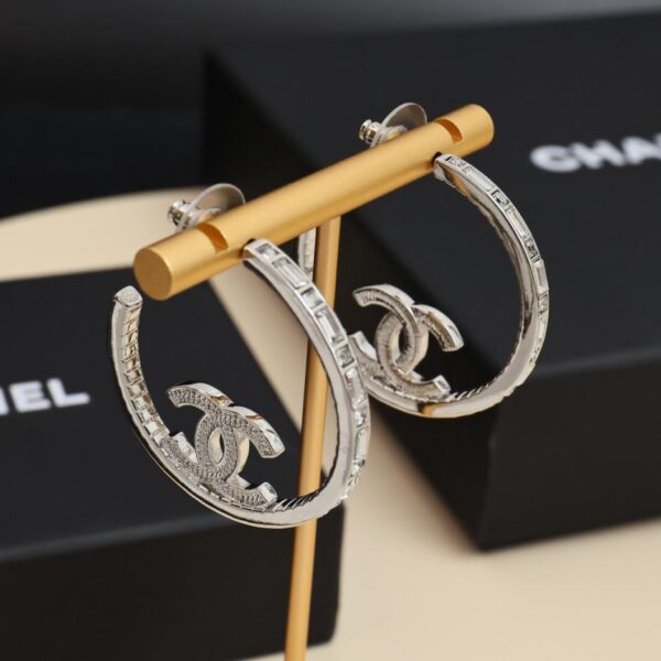 réplica,joyas,joyería,1:1,replica,fake,lujo,barato Pendientes de botón redondos Chanel 25P con perla doble C de esmalte negro (LE46G)