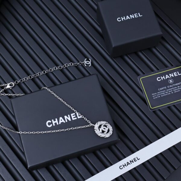 réplica,joyas,joyería,1:1,replica,fake,lujo,barato Pendientes Chanel 25s con plumas ovaladas y diamantes (FD33I)