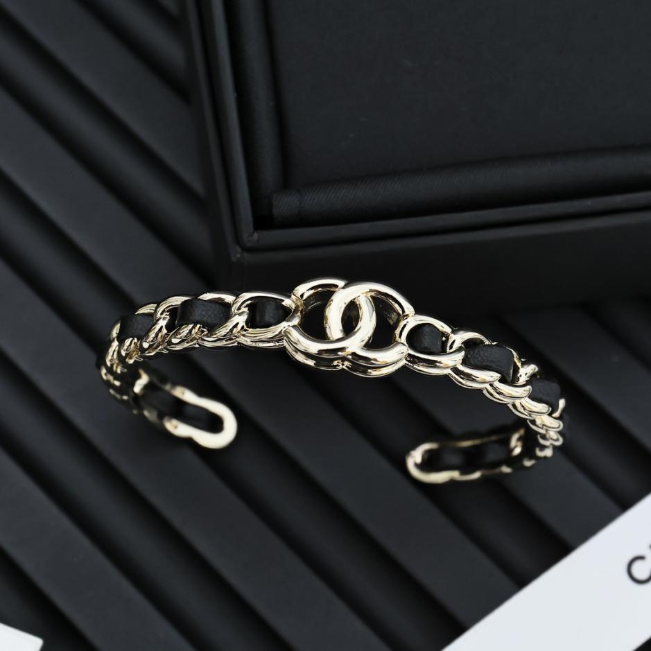 réplica,joyas,joyería,1:1,replica,fake,lujo,barato réplica,joyas,joyería,1:1,replica,fake,lujo,barato Pulsera Chanel de cuero y oro negro con doble C (WR9S6)