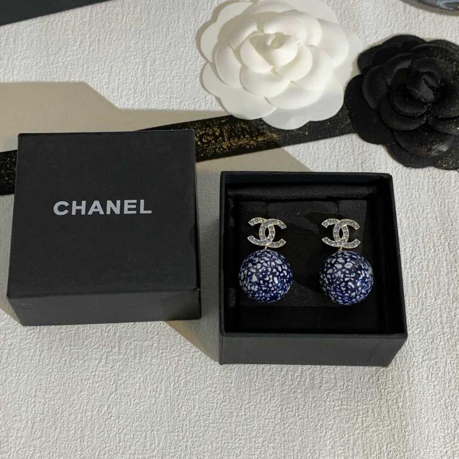 réplica,joyas,joyería,1:1,replica,fake,lujo,barato réplica,joyas,joyería,1:1,replica,fake,lujo,barato Nuevo Chanel 25A en oro con motivo de diamantes, corazón hueco y perla, compuesto por un pequeño ábaco (OPF0Q)