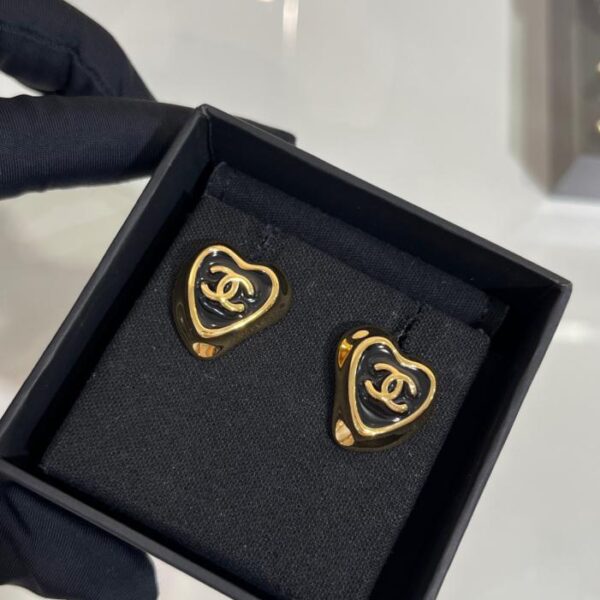 réplica,joyas,joyería,1:1,replica,fake,lujo,barato Pendientes Chanel 25A con corazón de doble C en oro y esmalte negro (7OQ3M)