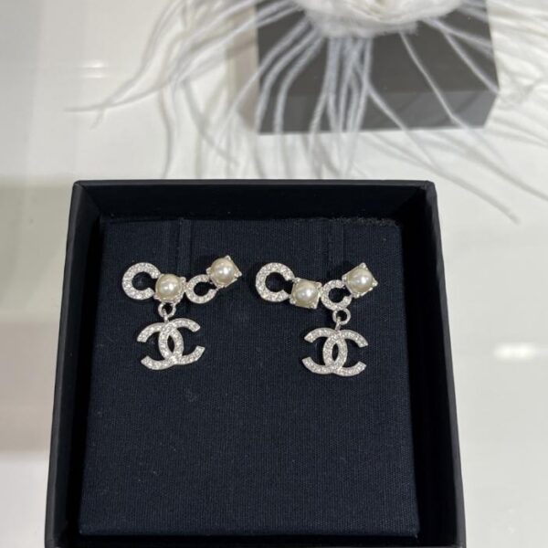 réplica,joyas,joyería,1:1,replica,fake,lujo,barato Broche Chanel 25A de oro con doble C de diamantes y perla de amor (47LNX)