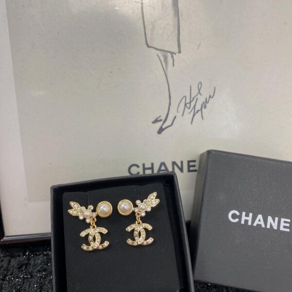 réplica,joyas,joyería,1:1,replica,fake,lujo,barato Nuevo broche de plata con doble C de esmalte blanco de Chanel, años 25 (MKT3S)