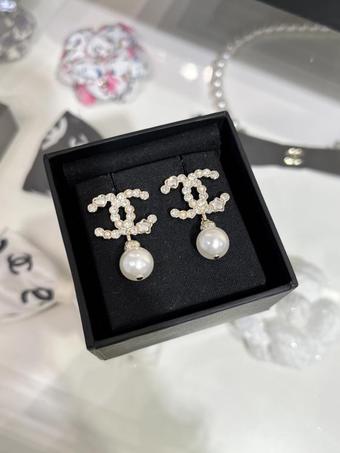 réplica,joyas,joyería,1:1,replica,fake,lujo,barato réplica,joyas,joyería,1:1,replica,fake,lujo,barato Pendientes Chanel 25P con doble C de perla de cristal y estrella en oro claro (WHQ46)