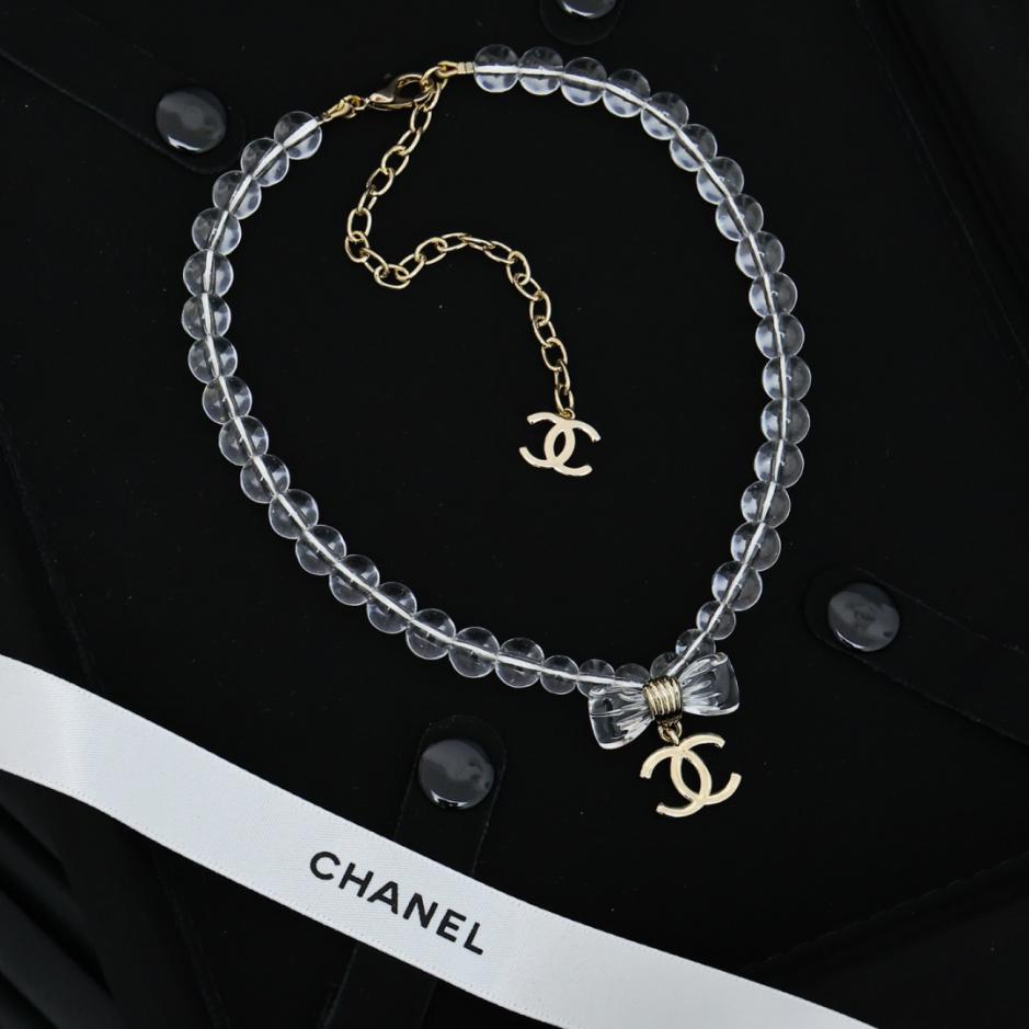 réplica,joyas,joyería,1:1,replica,fake,lujo,barato réplica,joyas,joyería,1:1,replica,fake,lujo,barato Collar con lazo transparente acrílico de 25 peniques de Chanel (HAD6E)