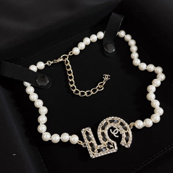 réplica,joyas,joyería,1:1,replica,fake,lujo,barato Collar de perlas con letras cuadradas huecas de CHANEL (K13VV)