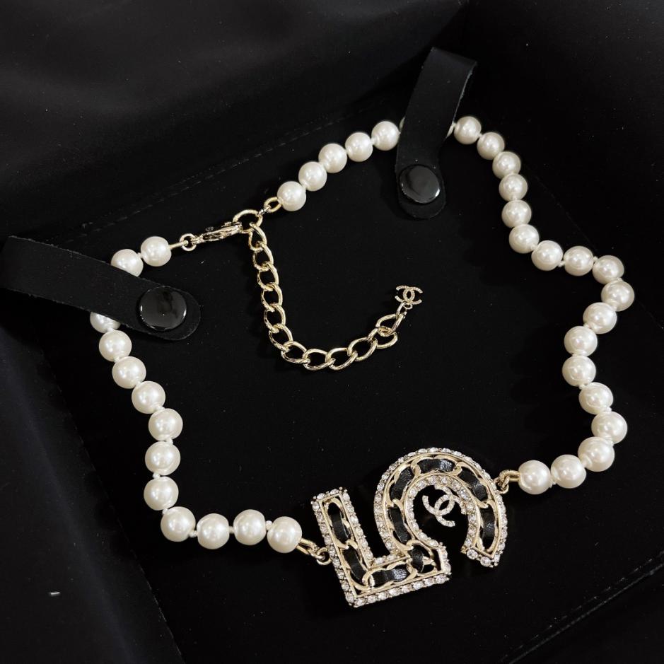 réplica,joyas,joyería,1:1,replica,fake,lujo,barato réplica,joyas,joyería,1:1,replica,fake,lujo,barato Collar de perlas de 5 letras de CHANEL (UP73B)