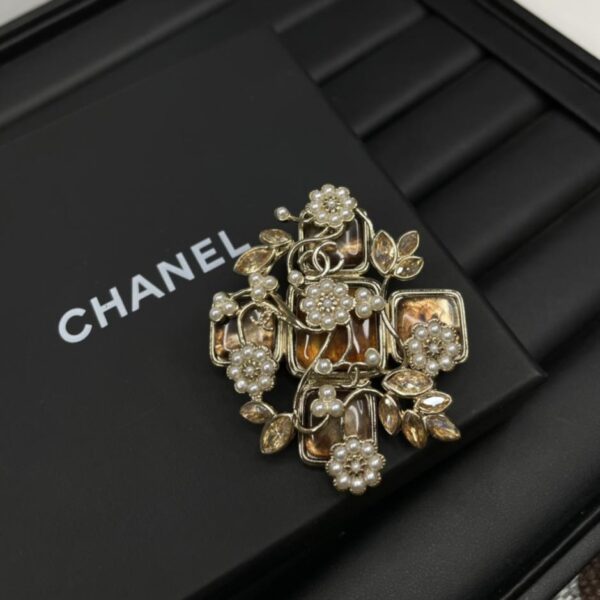 réplica,joyas,joyería,1:1,replica,fake,lujo,barato Broche de trabajo pesado con flor de perla ámbar de Chanel, espiga de trigo y hoja (K21DU)