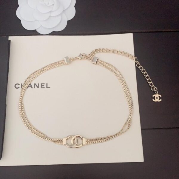réplica,joyas,joyería,1:1,replica,fake,lujo,barato El último collar de perlas de Chanel está hecho de latón (GKHH1)